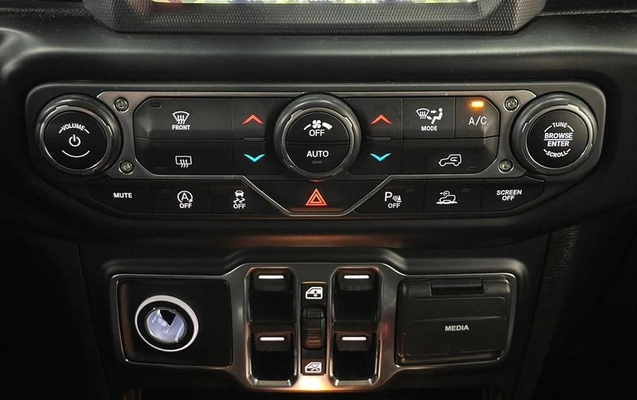 imagem-https://www.socarrao.com.br/sc-vehicle-images-prod/4434922/1792785547175-8601768_13_B_ceb0615379.jpeg