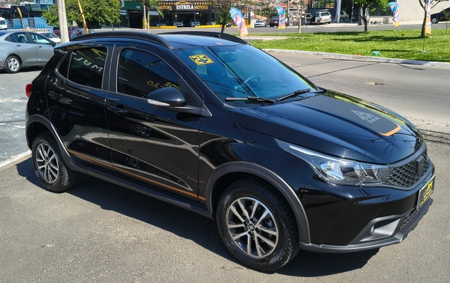 imagem-https://www.socarrao.com.br/sc-vehicle-images-prod/4434938/1792785651103-SU1HXzIwMjYwOTI4XzA5NTIzNTk0MV9IRFJ-Mi5qcGc.jpg