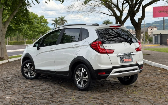 imagem-https://www.socarrao.com.br/sc-vehicle-images-prod/4434957/1792788910669-3fc9f7a9-c840-4f76-9435-f1f0d36a4037.jpg
