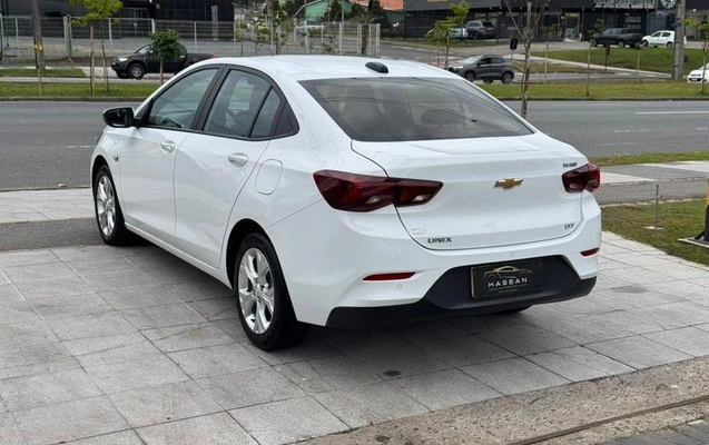 imagem-https://www.socarrao.com.br/sc-vehicle-images-prod/4435033/1792786395779-8600716_1_B_2d9b5fa434.jpeg