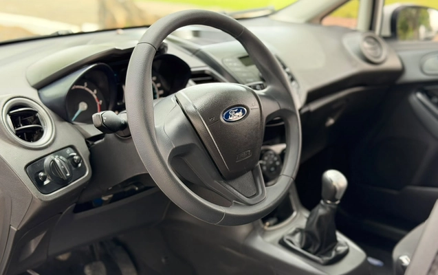 imagem-https://www.socarrao.com.br/sc-vehicle-images-prod/4435092/1792788893102-0ad104a6-6e9b-40e4-8785-a6858d4ebc72.jpg