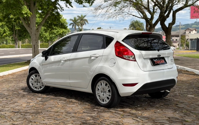 imagem-https://www.socarrao.com.br/sc-vehicle-images-prod/4435092/1792788893113-19b005c0-d5ac-4f8a-a2f1-73e583faec75.jpg