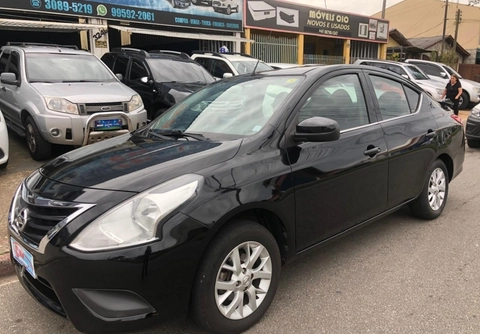 Nissan VERSA 2018 Preto — foto 1 de 3