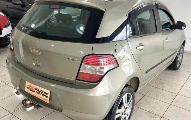 imagem-https://www.socarrao.com.br/sc-vehicle-images-prod/4435110/1792786759254-8580332_4_B_9b8517e66d.jpeg