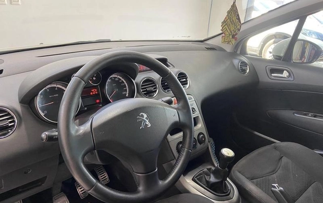 imagem-https://www.socarrao.com.br/sc-vehicle-images-prod/4435111/1792786760347-8580653_6_B_8409f15f0e.jpeg