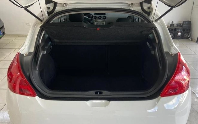 imagem-https://www.socarrao.com.br/sc-vehicle-images-prod/4435111/1792786760350-8580653_8_B_5a9667cf09.jpeg