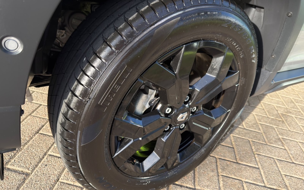imagem-https://www.socarrao.com.br/sc-vehicle-images-prod/4435112/1792786762226-ODhlM2YxOGMtMTNjNS00ZDUwLTlmNTAtMWM4NTE3NTA3N2JmLmpwZWc.jpeg
