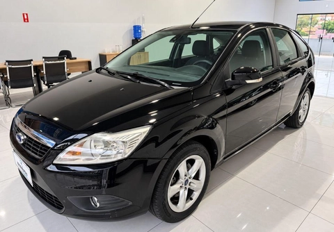 Ford Focus 2012 Preto — foto 1 de 3