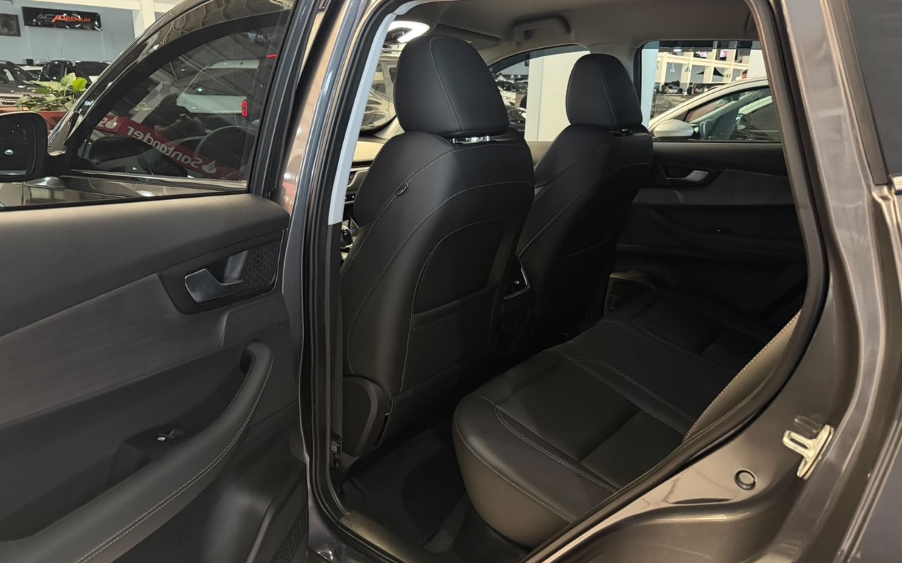 imagem-https://www.socarrao.com.br/sc-vehicle-images-prod/4435198/1792787348231-NzdiNzE3ZjEtNWFhMy00ZGQwLWE3NGQtNDllYTI4YzNlNmJhLmpwZWc.jpeg