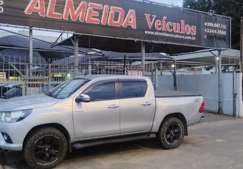 Toyota Hilux 2016 Cinza — foto 1 de 3
