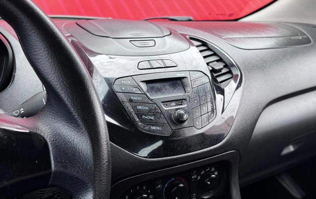 imagem-https://www.socarrao.com.br/sc-vehicle-images-prod/4435240/1792787680894-8532655_11_B_78b8e0a7f6.jpeg