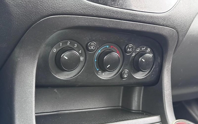 imagem-https://www.socarrao.com.br/sc-vehicle-images-prod/4435240/1792787680895-8532655_12_B_ad94bd1940.jpeg