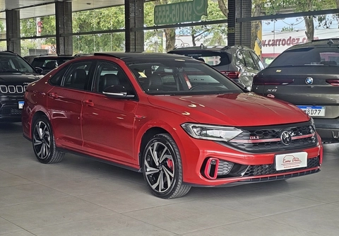 Volkswagen Jetta 2022 Vermelho — foto 1 de 3