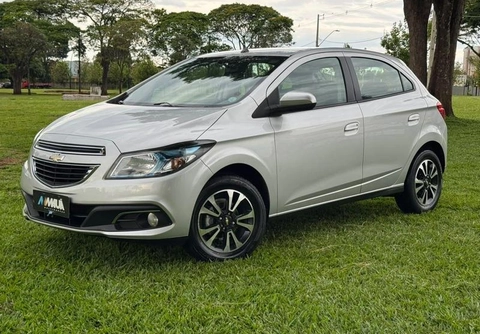 Chevrolet Onix 2015 Prata — foto 1 de 3