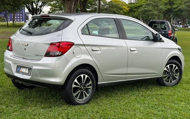 imagem-https://www.socarrao.com.br/sc-vehicle-images-prod/4435246/1792787780693-8602165_1_B_afedd76ec4.jpeg