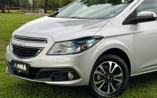imagem-https://www.socarrao.com.br/sc-vehicle-images-prod/4435246/1792787780699-8602165_8_B_762cdc30f9.jpeg