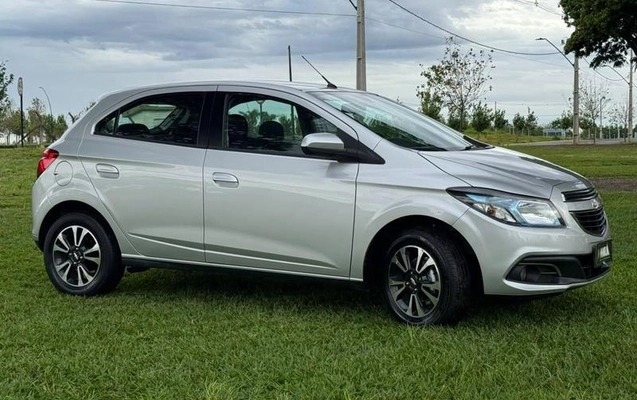 imagem-https://www.socarrao.com.br/sc-vehicle-images-prod/4435246/1792787780716-8602165_8_B_bcf40fde9b.jpeg