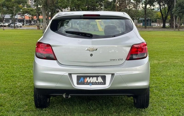 imagem-https://www.socarrao.com.br/sc-vehicle-images-prod/4435246/1792787780720-8602165_11_B_732b0d1bb4.jpeg
