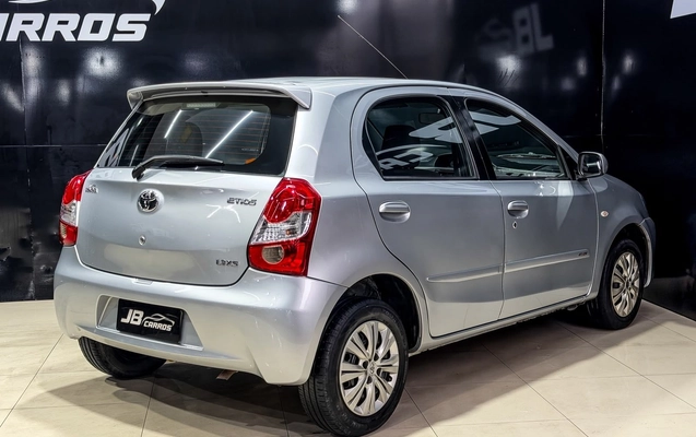 imagem-https://www.socarrao.com.br/sc-vehicle-images-prod/4435295/1792788036840-fa208b6942df4956940f85479d971517_1792787060263.jpg