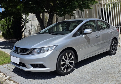Honda Civic 2015 Prata — foto 1 de 3