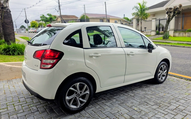 imagem-https://www.socarrao.com.br/sc-vehicle-images-prod/4435364/1792788480948-8e7ef132-84a8-4020-a25b-ecf67584b2c2.jpeg