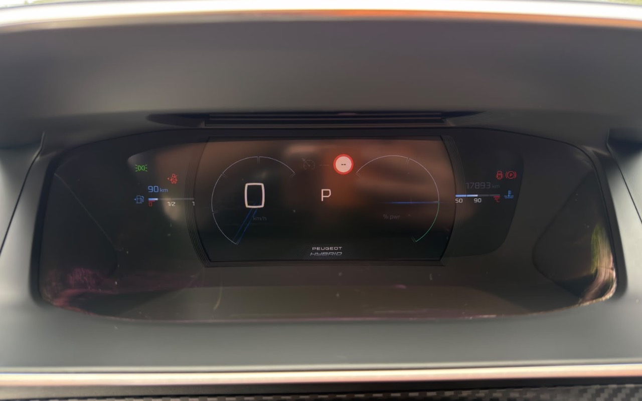 imagem-https://www.socarrao.com.br/sc-vehicle-images-prod/4435412/1792788818162-YWQ4NjE4N2EtZmQyYy00MDY4LWE0MWMtNGYwZDI2MzUyOTUwLmpwZWc.jpeg