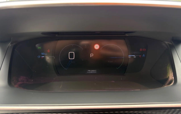 imagem-https://www.socarrao.com.br/sc-vehicle-images-prod/4435412/1792788818162-YWQ4NjE4N2EtZmQyYy00MDY4LWE0MWMtNGYwZDI2MzUyOTUwLmpwZWc.jpeg