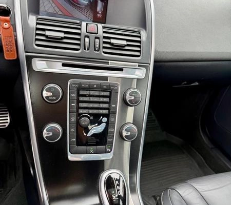 imagem-https://www.socarrao.com.br/sc-vehicle-images-prod/4435430/1792788898129-8602226_15_B_d60d135b28.jpeg