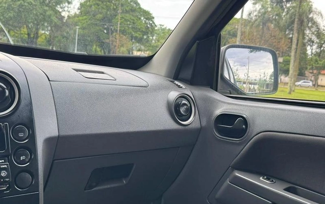 imagem-https://www.socarrao.com.br/sc-vehicle-images-prod/4435453/1792789044608-8584563_4_B_1a66184a2d.jpeg