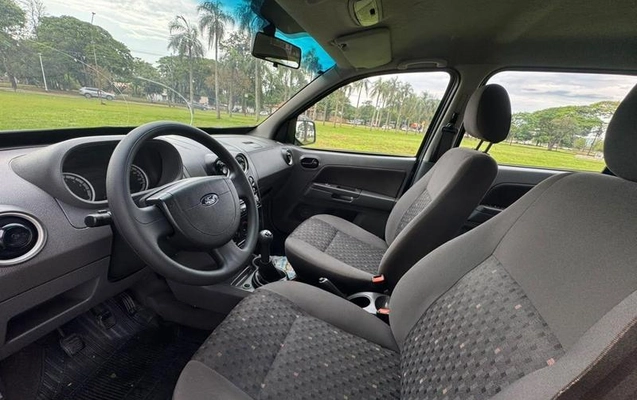 imagem-https://www.socarrao.com.br/sc-vehicle-images-prod/4435453/1792789044618-8584563_8_B_322aa3ccc1.jpeg