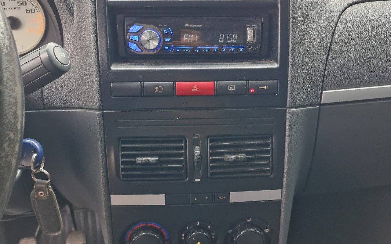 imagem-https://www.socarrao.com.br/sc-vehicle-images-prod/4435456/1792790133318-MjAuanBlZw.jpeg