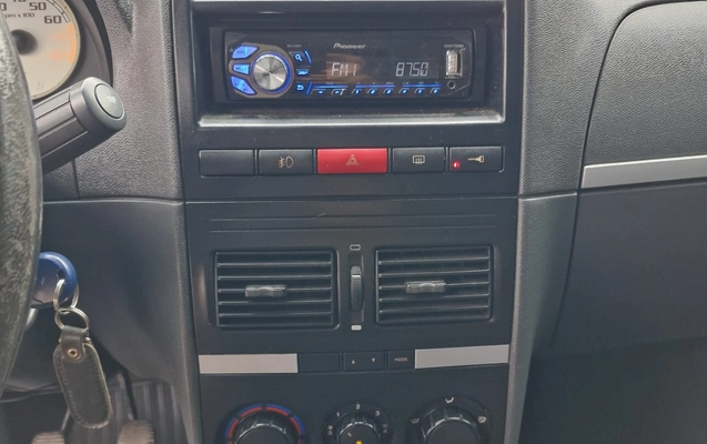 imagem-https://www.socarrao.com.br/sc-vehicle-images-prod/4435456/1792790133318-MjAuanBlZw.jpeg
