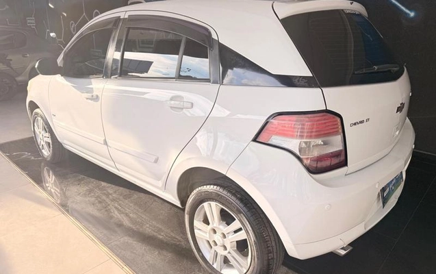 imagem-https://www.socarrao.com.br/sc-vehicle-images-prod/4435473/1792789196977-8570842_5_B_9ccdc259be.jpeg