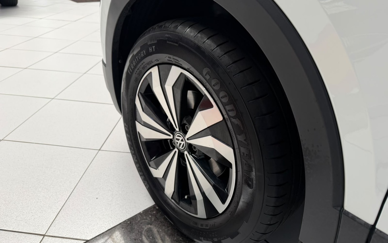 imagem-https://www.socarrao.com.br/sc-vehicle-images-prod/4435483/1792789259105-MjU2Njc1NzAtMTdjYi00ZjlhLWEzYjItMTQ5YWQ3NzQ3YTYxLmpwZWc.jpeg