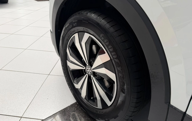imagem-https://www.socarrao.com.br/sc-vehicle-images-prod/4435483/1792789259105-MjU2Njc1NzAtMTdjYi00ZjlhLWEzYjItMTQ5YWQ3NzQ3YTYxLmpwZWc.jpeg