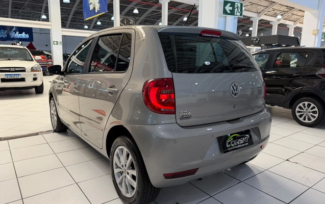 imagem-https://www.socarrao.com.br/sc-vehicle-images-prod/4435507/1792789447683-OWVlZGZhNzgtY2QwNC00ZjVjLWFkMTgtODI4NThhMWYwNjA0LmpwZWc.jpeg