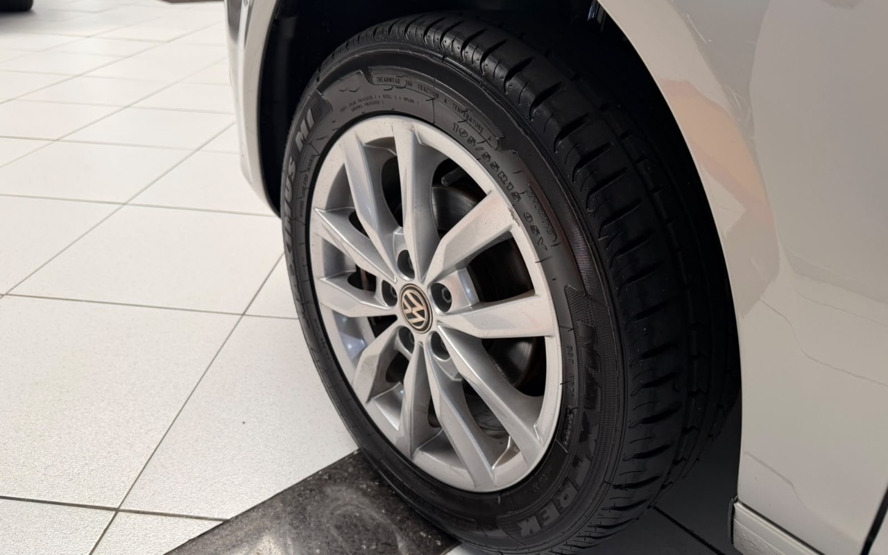 imagem-https://www.socarrao.com.br/sc-vehicle-images-prod/4435507/1792789448329-ZTA3ZmIyM2QtNTEzOS00NmVhLTgzMWEtMzI0NTdjYzBmOTA2LmpwZWc.jpeg