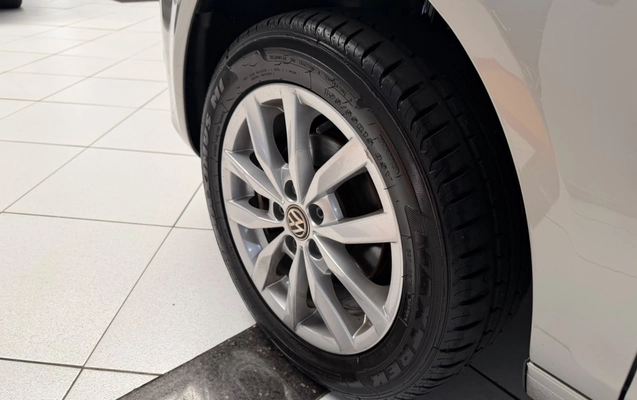imagem-https://www.socarrao.com.br/sc-vehicle-images-prod/4435507/1792789448329-ZTA3ZmIyM2QtNTEzOS00NmVhLTgzMWEtMzI0NTdjYzBmOTA2LmpwZWc.jpeg