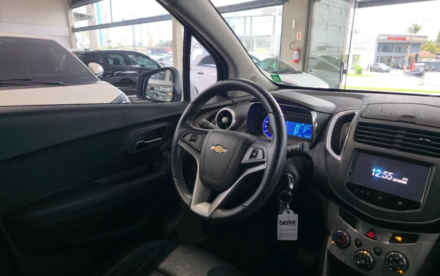 imagem-https://www.socarrao.com.br/sc-vehicle-images-prod/4435508/1792789968805-acc995f3bfff484c80ceaf8813a26a90_1792769927611.jpg