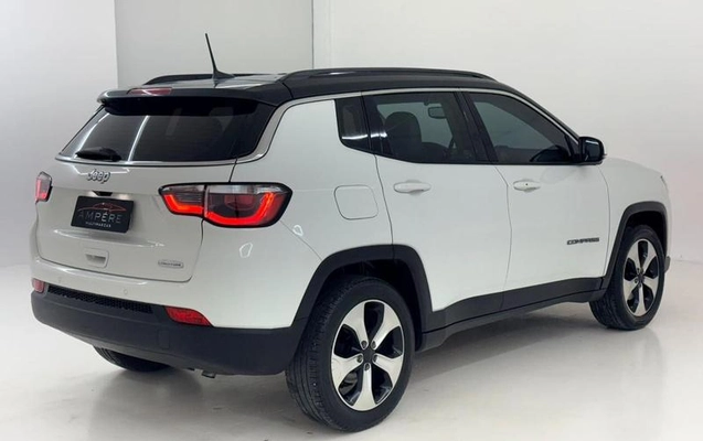 imagem-https://www.socarrao.com.br/sc-vehicle-images-prod/4435592/1792790048525-8581401_4_B_2dccd570e9.jpeg