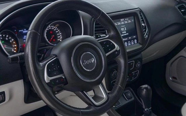 imagem-https://www.socarrao.com.br/sc-vehicle-images-prod/4435592/1792790048539-8581401_10_B_49e7721203.jpeg