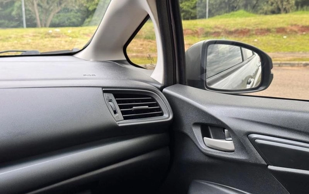 imagem-https://www.socarrao.com.br/sc-vehicle-images-prod/4435611/1792790263258-8597883_8_B_1db6ae8ea2.jpeg