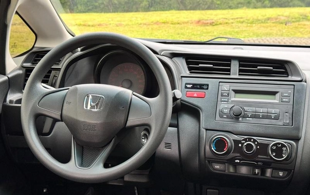 imagem-https://www.socarrao.com.br/sc-vehicle-images-prod/4435611/1792790263259-8597883_9_B_8b23ab612a.jpeg