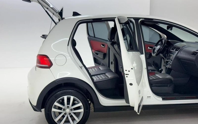 imagem-https://www.socarrao.com.br/sc-vehicle-images-prod/4435640/1792790631638-8600915_9_B_3b9f76427a.jpeg
