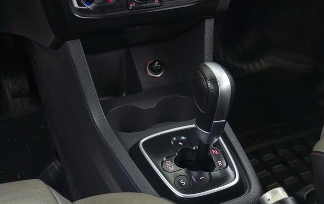 imagem-https://www.socarrao.com.br/sc-vehicle-images-prod/4435640/1792790631653-8600915_15_B_99bb1f799f.jpeg