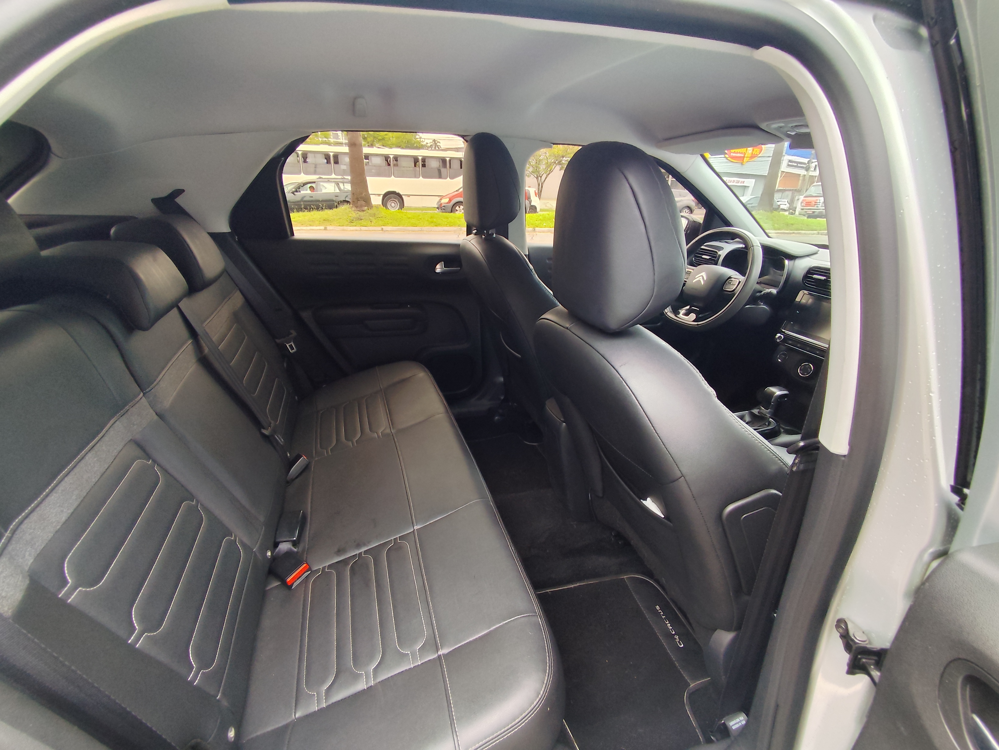 imagem-https://www.socarrao.com.br/sc-vehicle-images-prod/44358/1769988810784-7180361OR_1766754471_4_980.jpg