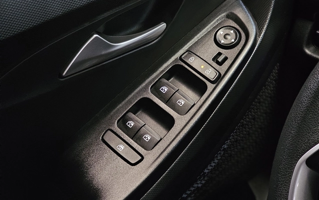 imagem-https://www.socarrao.com.br/sc-vehicle-images-prod/4435845/1792791674447-1_062801.jpg