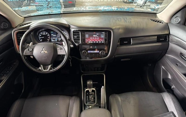 imagem-https://www.socarrao.com.br/sc-vehicle-images-prod/4435926/1792791839995-8301750_11_B_0f5a73c2e9.jpeg
