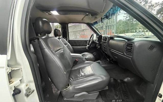 imagem-https://www.socarrao.com.br/sc-vehicle-images-prod/4436033/1792792602263-8602506_11_B_0d2f0fe8bf.jpeg