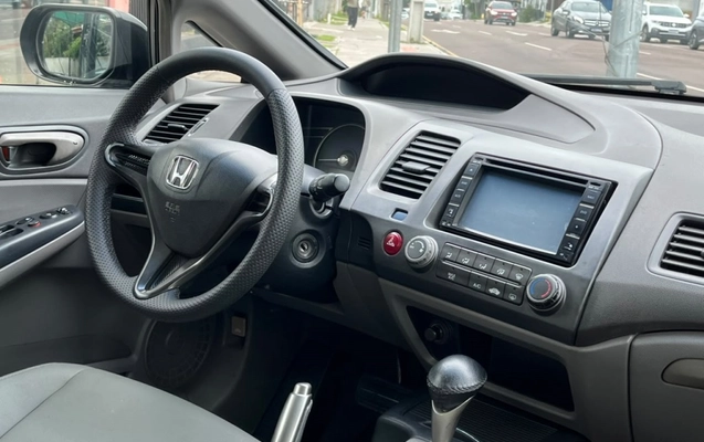 imagem-https://www.socarrao.com.br/sc-vehicle-images-prod/4436126/1792792822580-11_060308.jpg